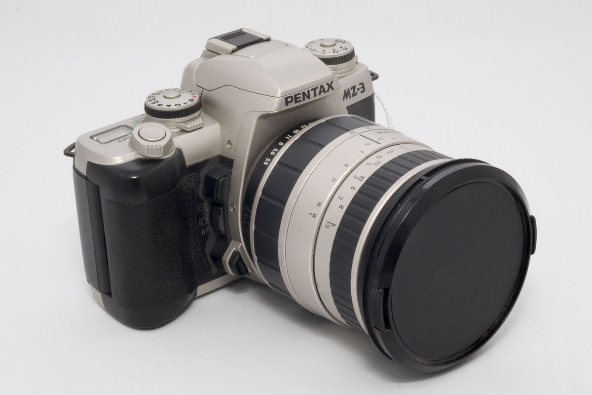 Pentax KAF and Newer Camera Lots 2 Cameras, 5 Lenses, 0 Grips/Winders